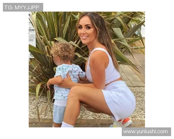 足球明星女友展现球技精彩瞬间引发热议视频曝光让人惊叹