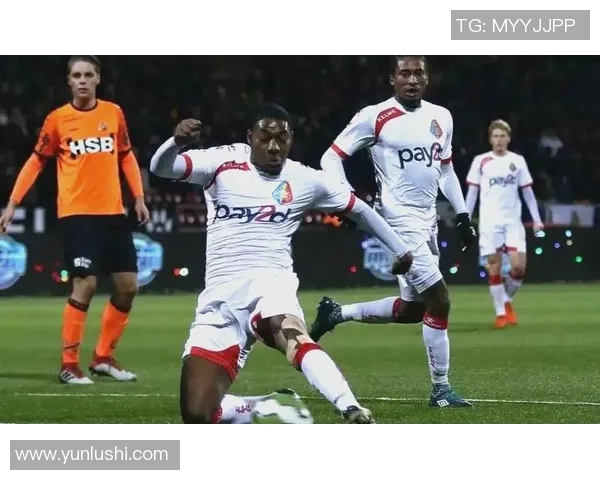 英国足球明星队激情对决展现顶级技艺与团队合作精神 英国足球明星队激情对决展现顶级技艺与团队合作精神